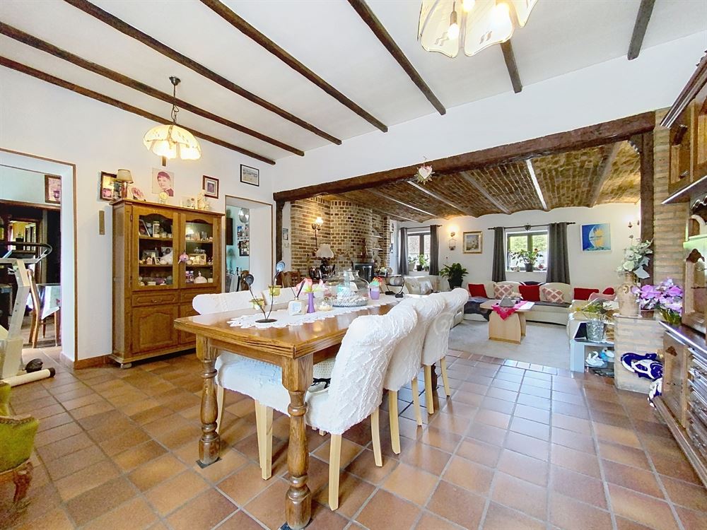 MAISON DE CHARME EN PIERRE AU COEUR DU PAISIBLE VILLAGE DE FURNAUX