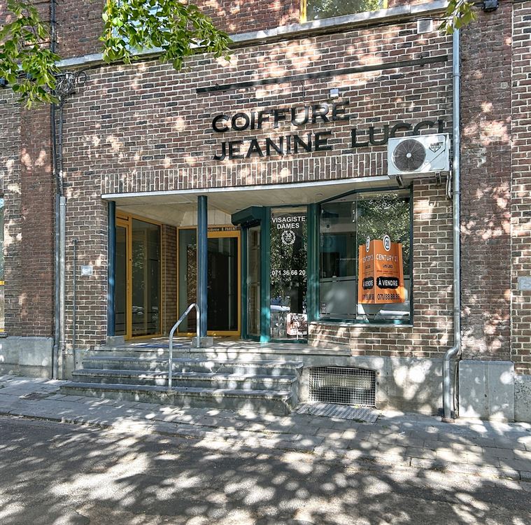 REZ - DE - CHAUSSEE COMMERCIALE IDEALEMENT SITUE