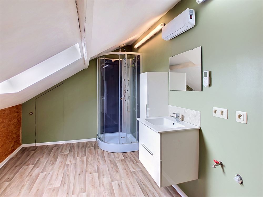 APPARTEMENT STYLE DUPLEX 1 CHAMBRE ET 1 BUREAU
