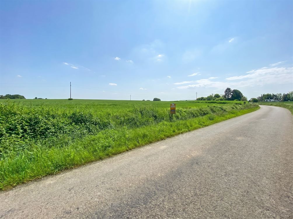 TERRAIN A BATIR AVEC VUE DEGAGEE ET ENVIRONNEMENT VERDOYANT