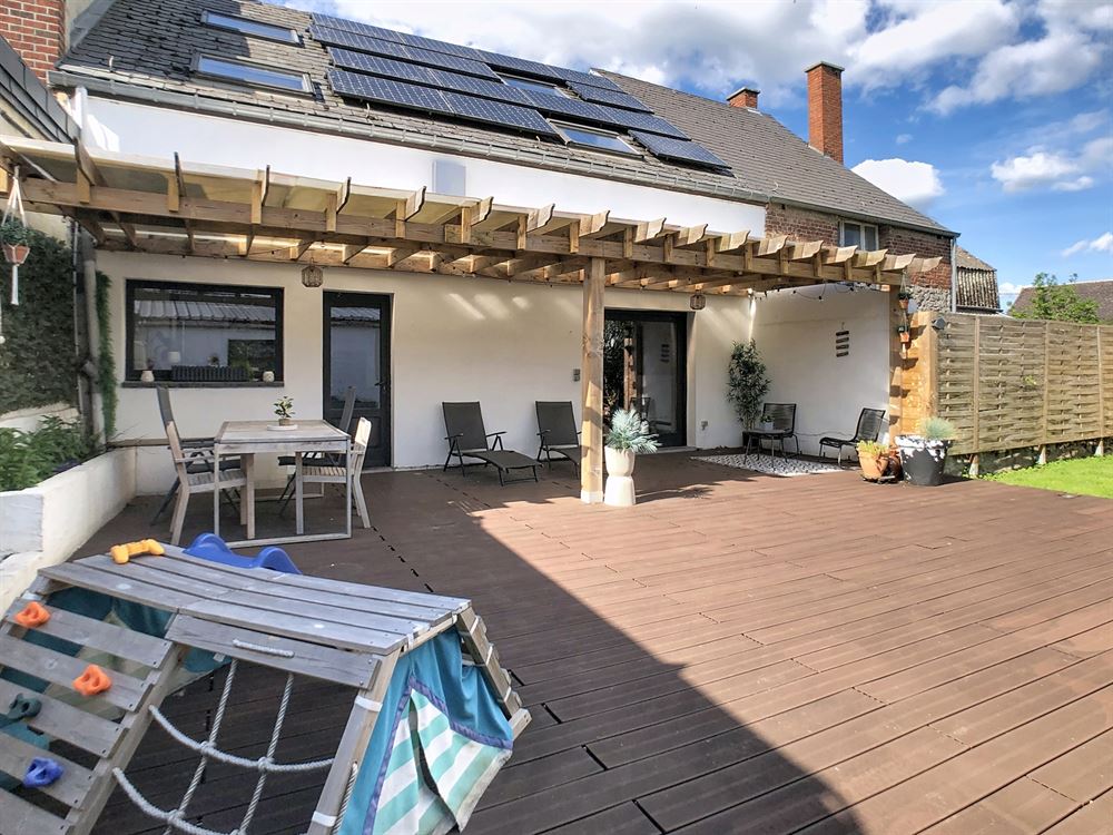 SUPERBE MAISON 2 FACADES 4 CHAMBRES JARDIN ET GARAGE