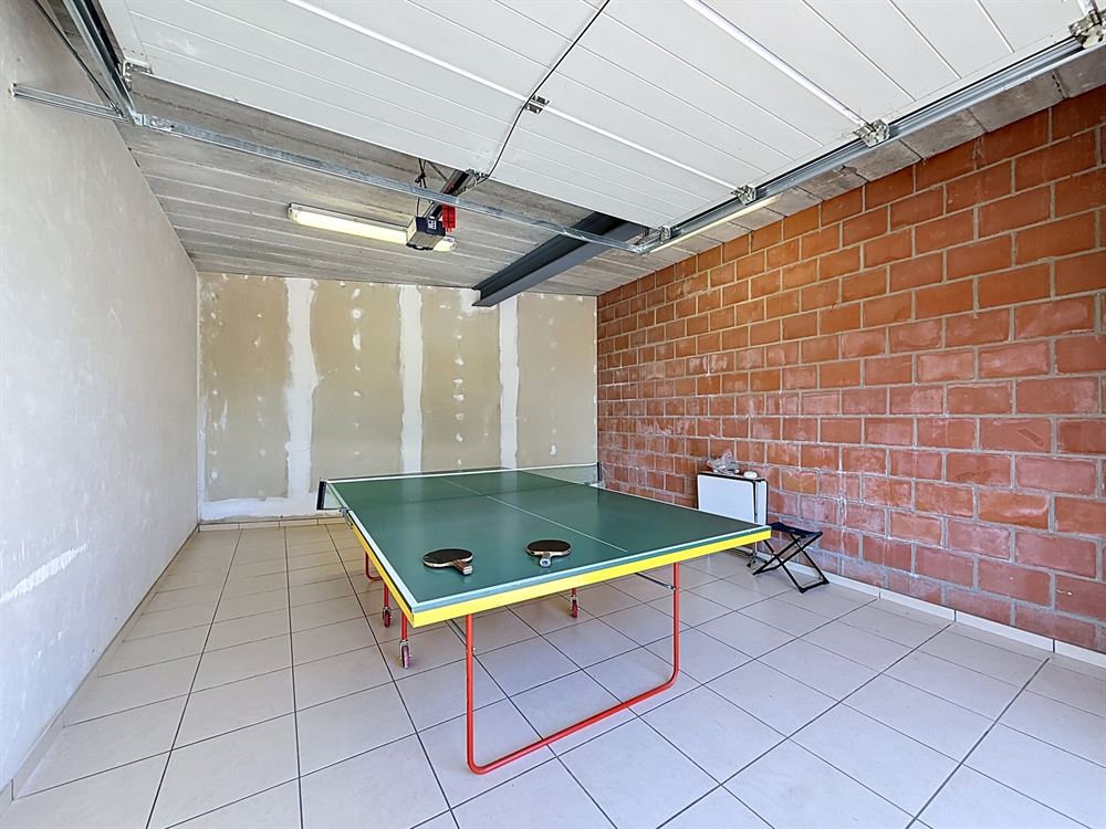 APPARTEMENT - 2 CHAMBRES - 2 GARAGES