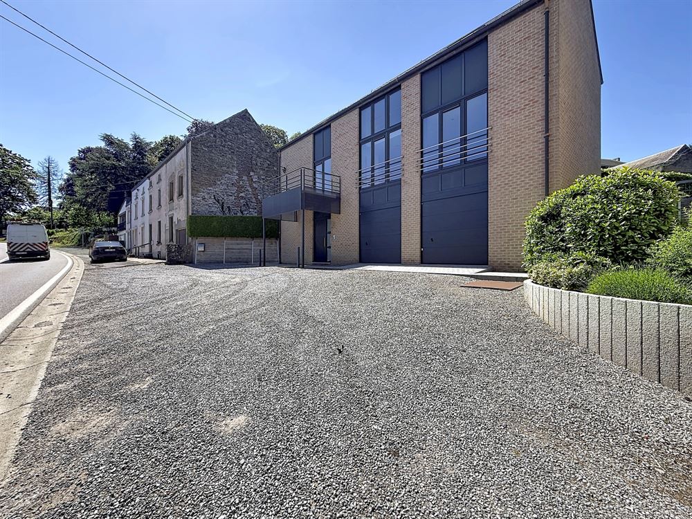 APPARTEMENT - 2 CHAMBRES - 2 GARAGES