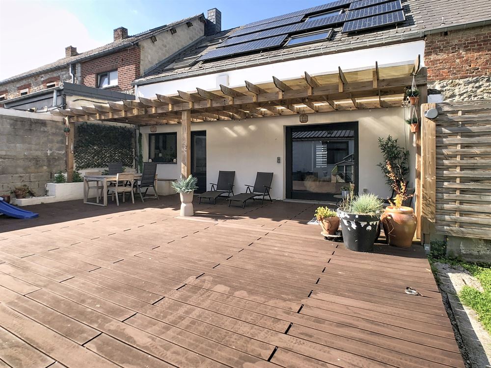SUPERBE MAISON 2 FACADES 4 CHAMBRES JARDIN ET GARAGE