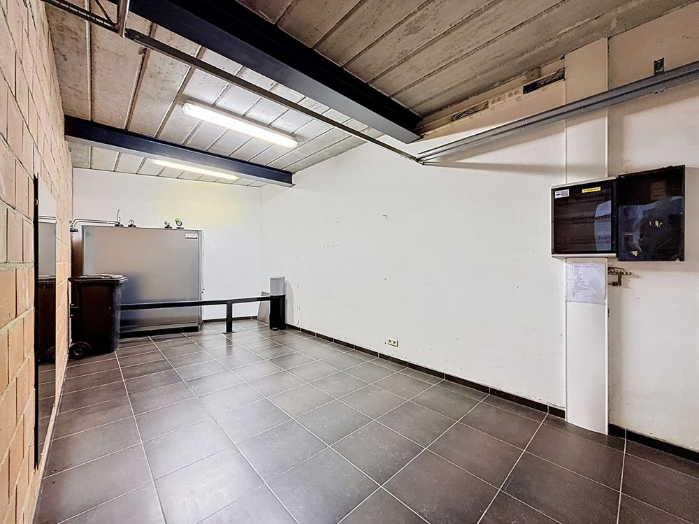 APPARTEMENT - 2 CHAMBRES - 2 GARAGES