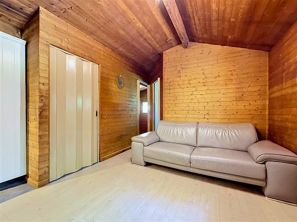 SUPERBE CHALET RÉNOVÉ AU CŒUR D’UN ÉCRIN DE VERDURE