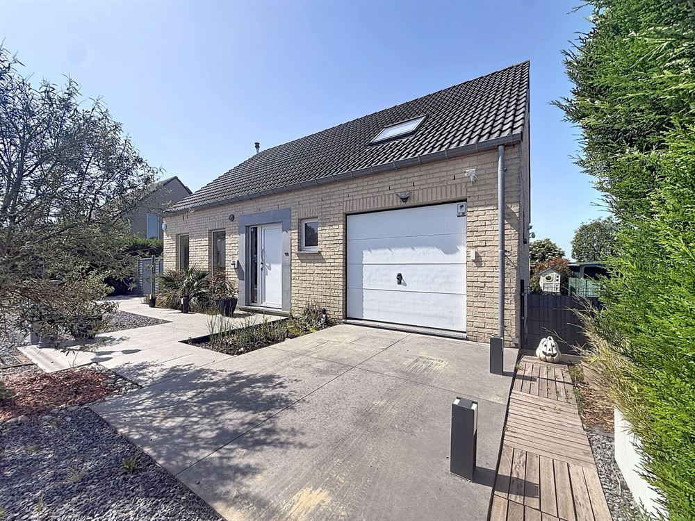 VILLA 4 FACADES