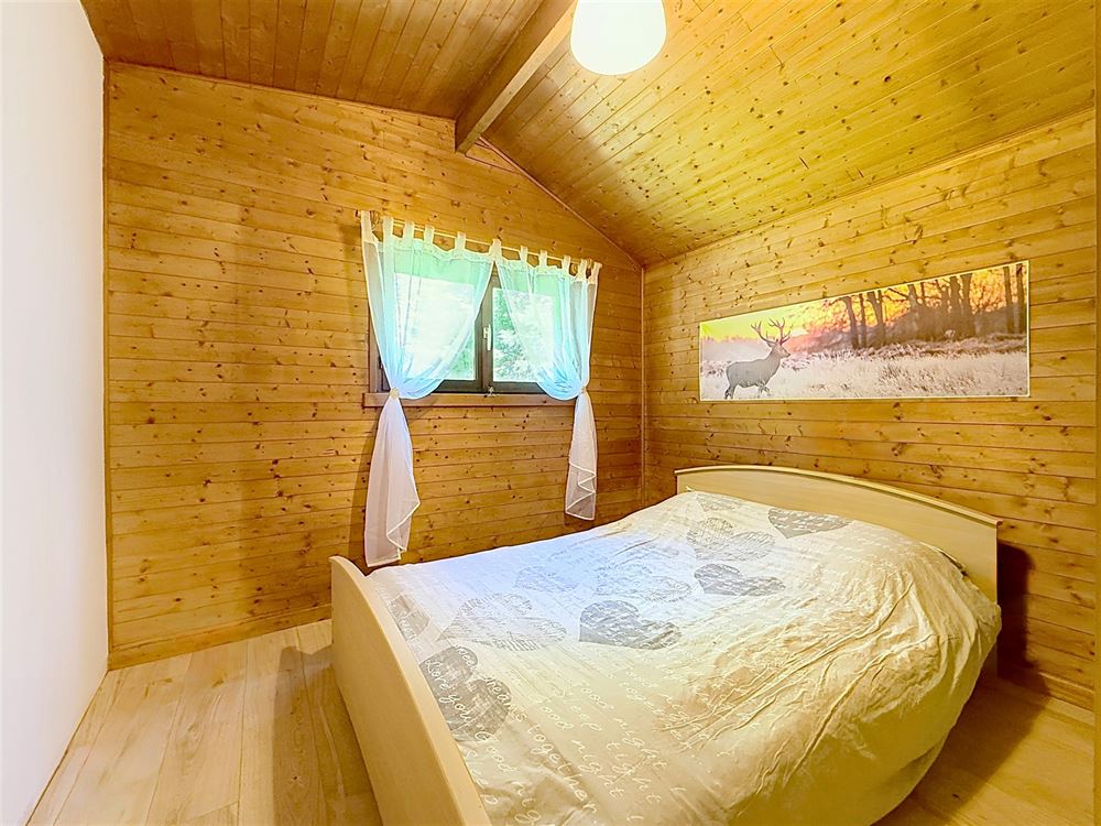 SUPERBE CHALET RÉNOVÉ AU CŒUR D’UN ÉCRIN DE VERDURE