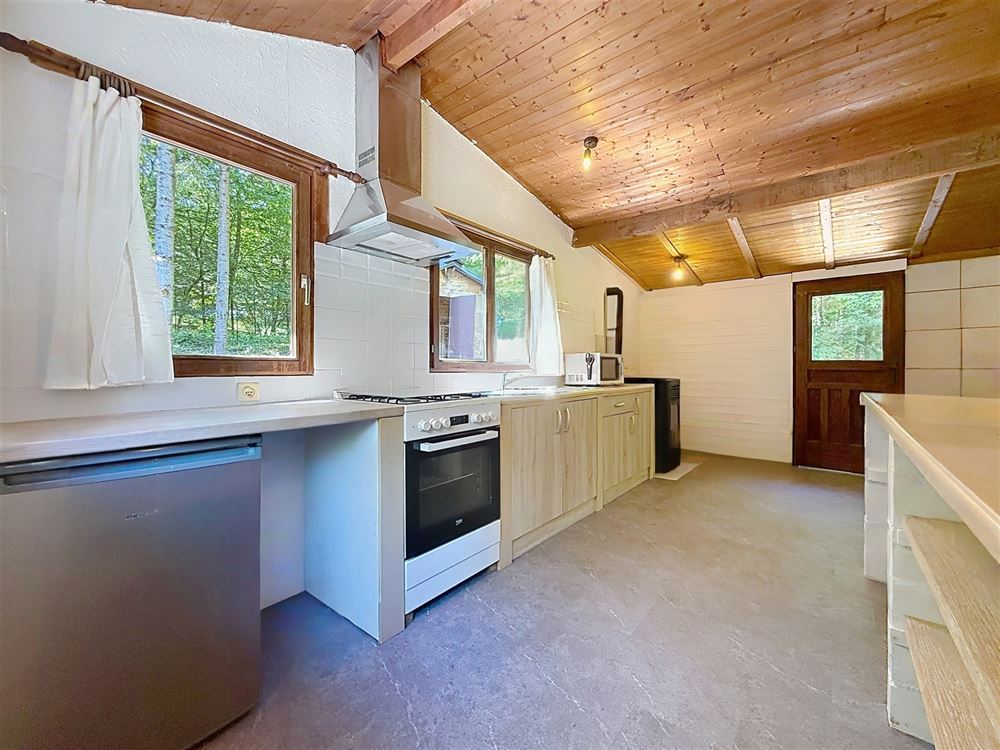 SUPERBE CHALET RÉNOVÉ AU CŒUR D’UN ÉCRIN DE VERDURE