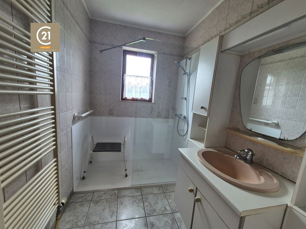 VILLA 2 CHAMBRES JARDIN ET GARAGE