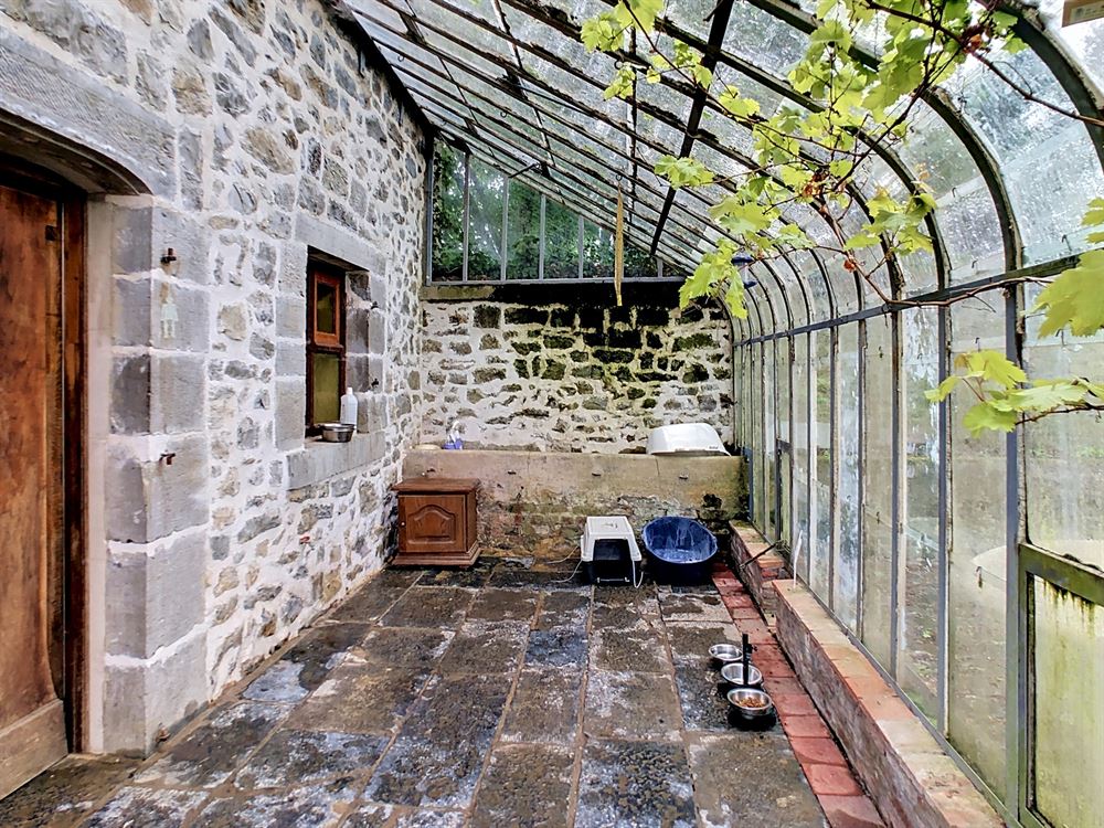 MAISON 3 FACADES3 CHAMBRES ET JARDIN