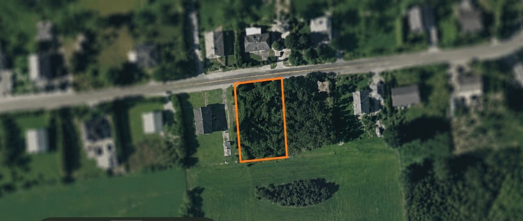 TERRAIN DANS UN CADRE PAISIBLE AU COEUR DE LA CAMPAGNE