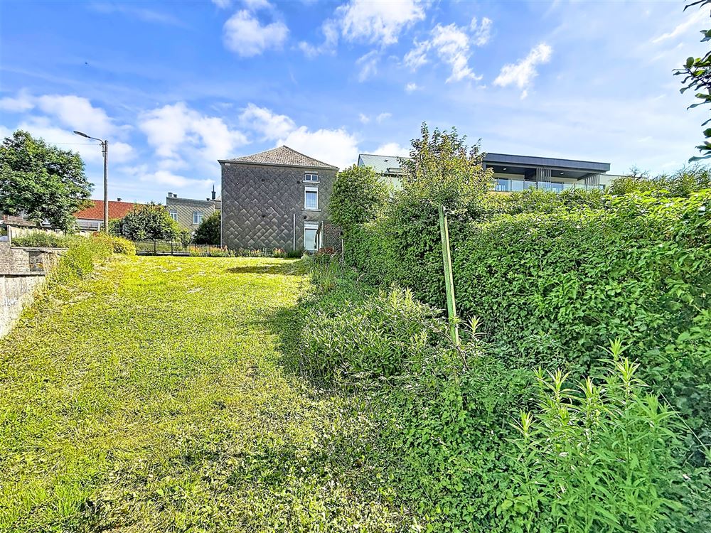 CHARMANTE MAISON DE VILLAGE – 3 CHAMBRES – JARDIN – GARAGE