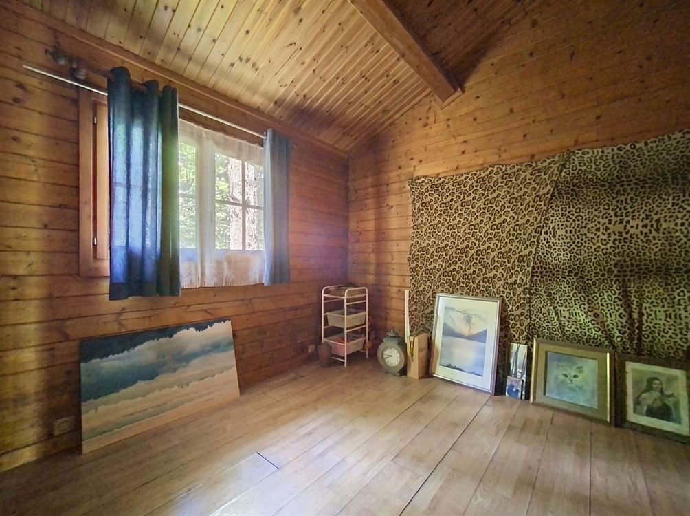 Chalet authentique niché dans un écrin de verdure