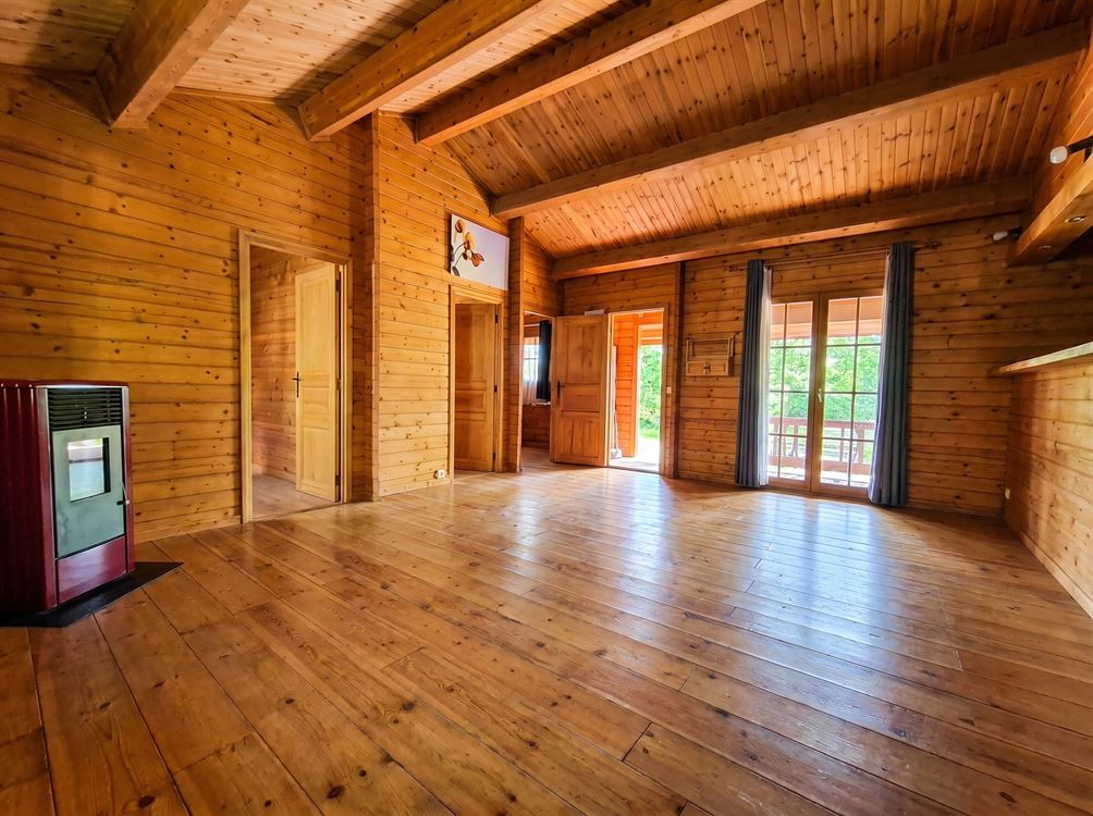 Chalet authentique niché dans un écrin de verdure