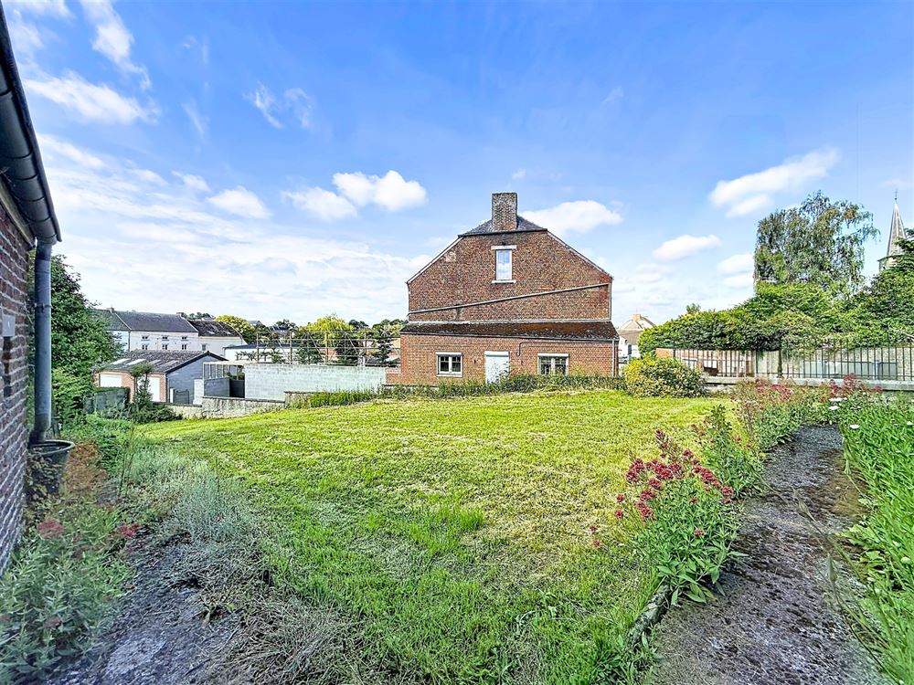 CHARMANTE MAISON DE VILLAGE – 3 CHAMBRES – JARDIN – GARAGE