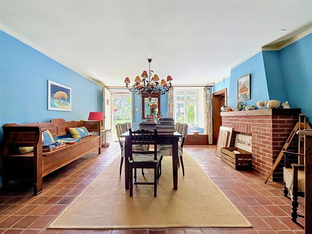 AUTHENTIQUE MAISON DE CAMPAGNE – 4 CHAMBRES – 28,43 ARES