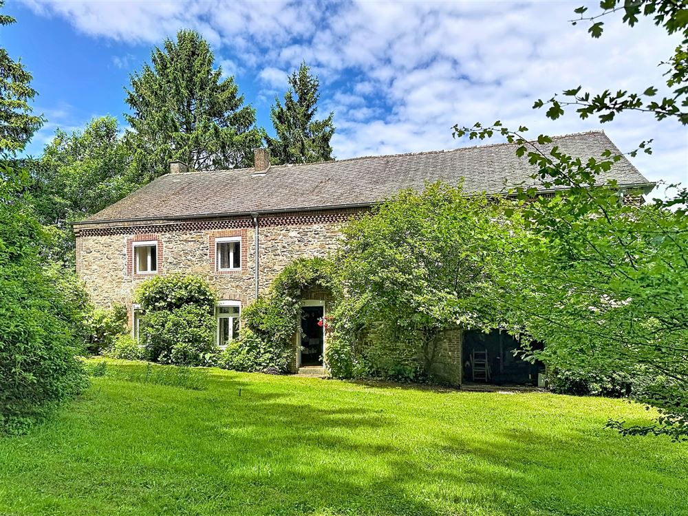 AUTHENTIQUE MAISON DE CAMPAGNE – 4 CHAMBRES – 28,43 ARES