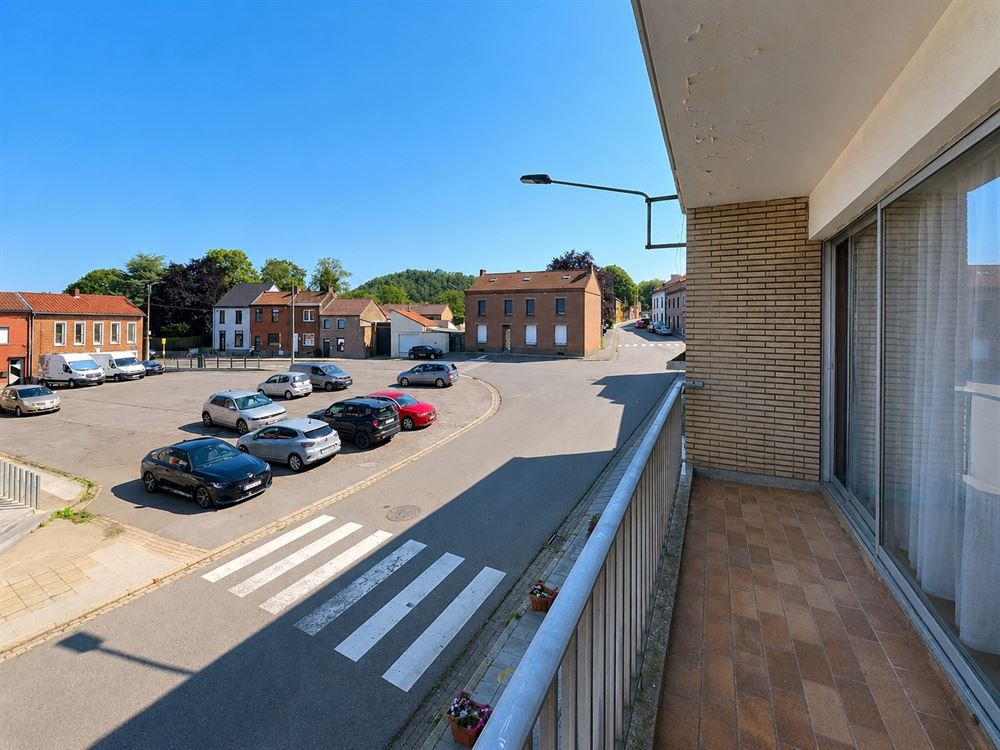 IMMEUBLE DE RAPPORT - COMMERCE - 2 APPARTEMENTS - 2 STUDIOS