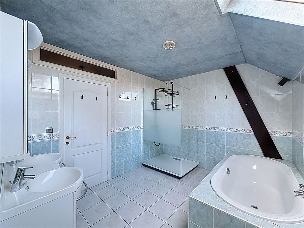 MAISON DE CHARME 2 CHAMBRES AVEC GARAGE