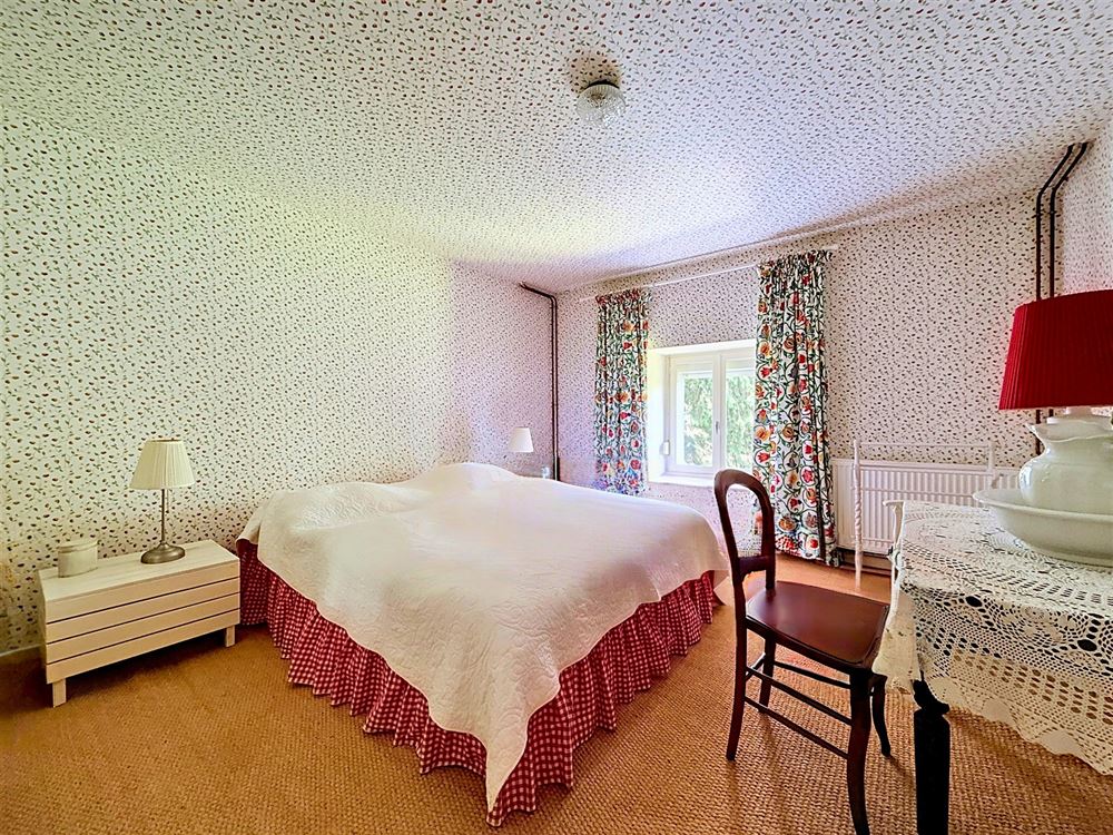 AUTHENTIQUE MAISON DE CAMPAGNE – 4 CHAMBRES – 28,43 ARES