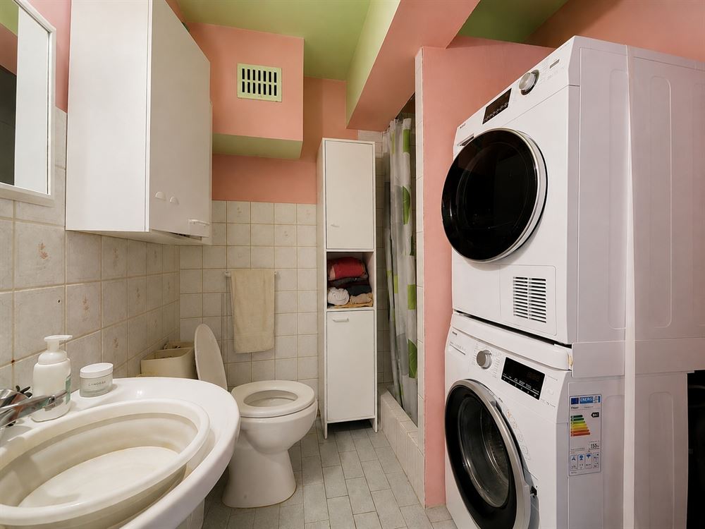IMMEUBLE DE RAPPORT - COMMERCE - 2 APPARTEMENTS - 2 STUDIOS