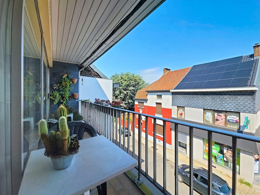 IMMEUBLE DE RAPPORT - COMMERCE - 2 APPARTEMENTS - 2 STUDIOS