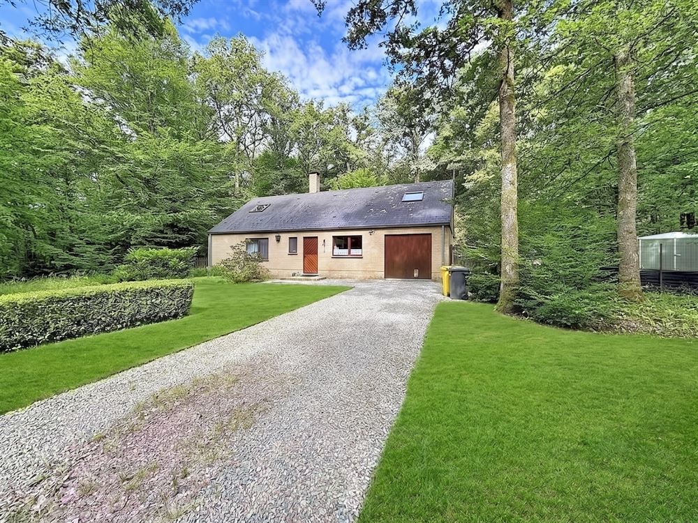 SUPERBE MAISON 4F DANS UN DOMAINE