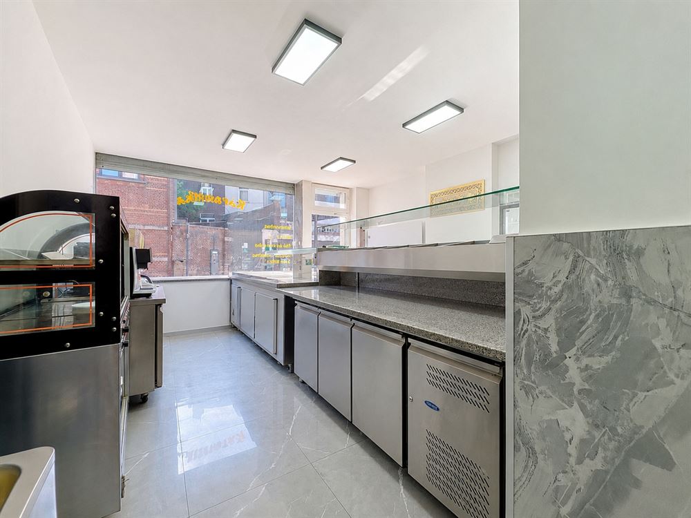 IMMEUBLE DERAPPORT - COMMERCE - 2 APPARTEMENTS - GRENIER AMENAGEABLE
