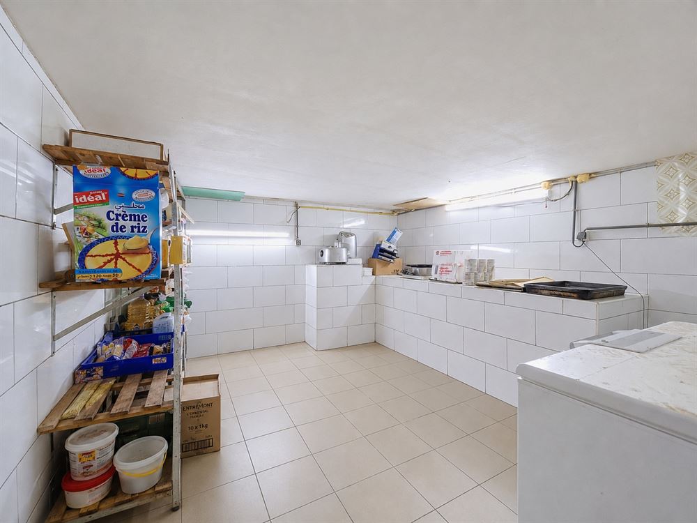 IMMEUBLE DERAPPORT - COMMERCE - 2 APPARTEMENTS - GRENIER AMENAGEABLE