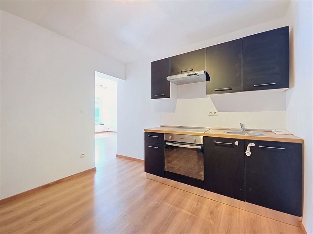 IMMEUBLE DERAPPORT - COMMERCE - 2 APPARTEMENTS - GRENIER AMENAGEABLE