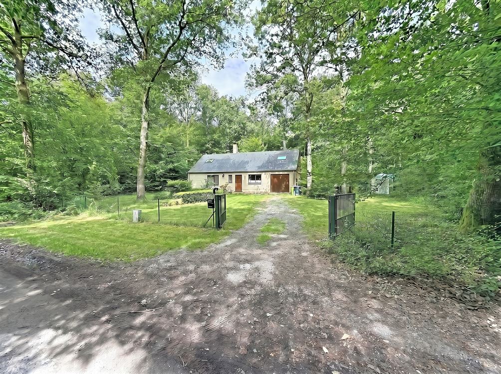 SUPERBE MAISON 4F DANS UN DOMAINE