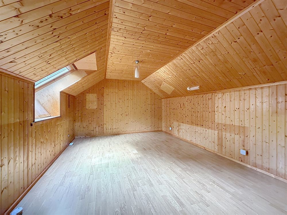 SUPERBE MAISON 4F DANS UN DOMAINE