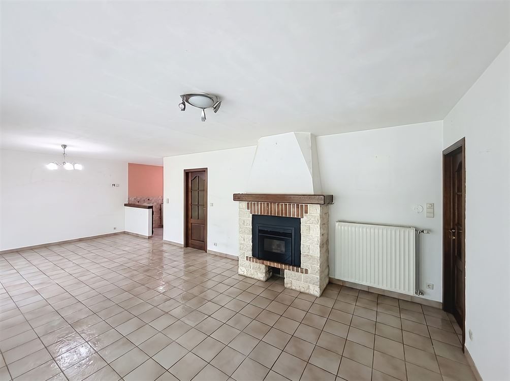 SUPERBE MAISON 4F DANS UN DOMAINE