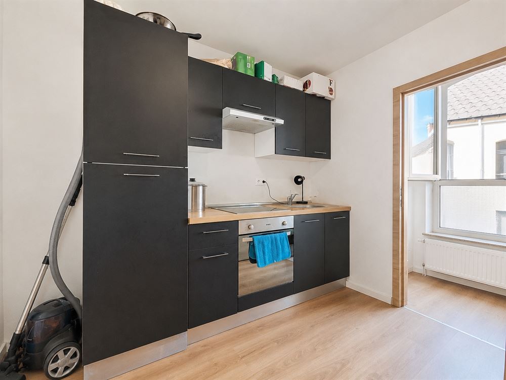 IMMEUBLE DERAPPORT - COMMERCE - 2 APPARTEMENTS - GRENIER AMENAGEABLE
