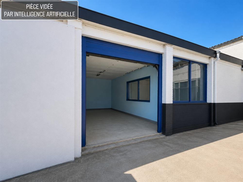 ENTREPÔT 435M² - PARKING - GARAGE- GRENIER
