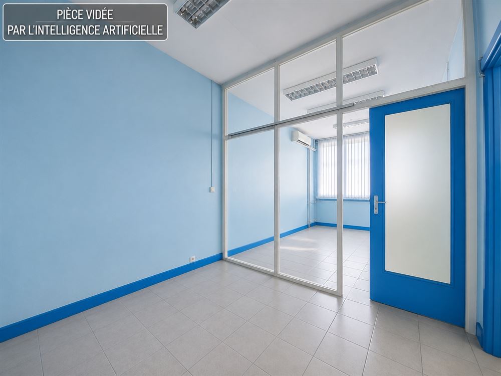 ENTREPÔT 435M² - PARKING - GARAGE- GRENIER