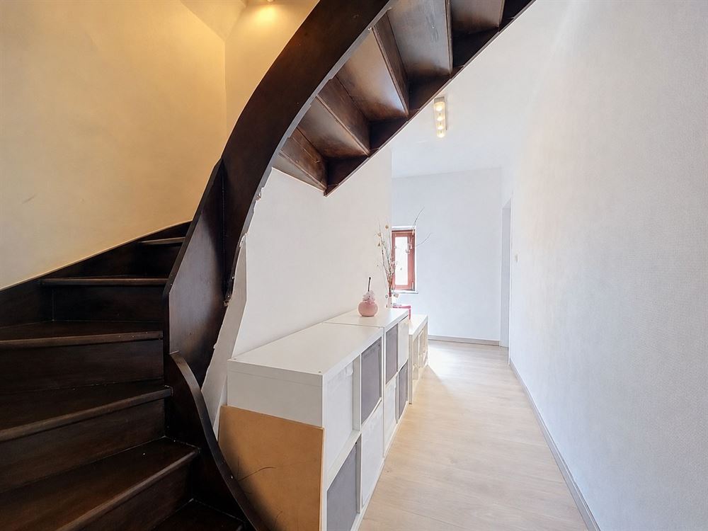 JOLIE MAISON - 3 CHAMBRES - PEB D - CE CONFORME