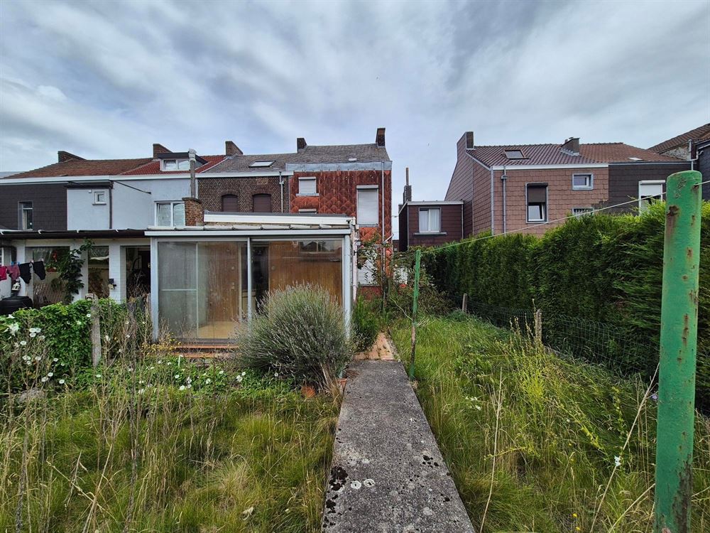 MAISON 2 CHAMBRES AVEC JARDIN