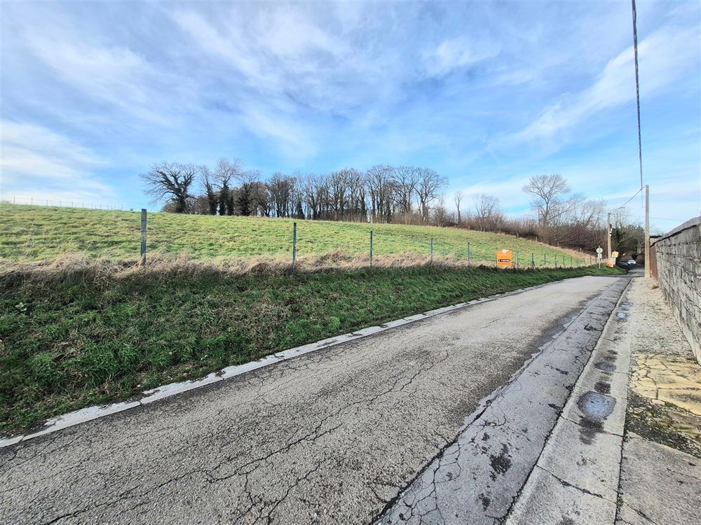 Presles – Terrain à bâtir de 15a 18ca