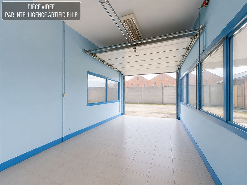 ENTREPÔT 435M² - PARKING - GARAGE- GRENIER