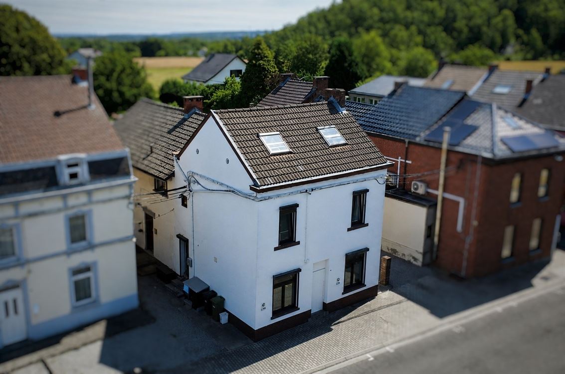 JOLIE MAISON - 3 CHAMBRES - PEB D - CE CONFORME