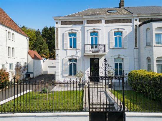 MAISON DE MAITRE