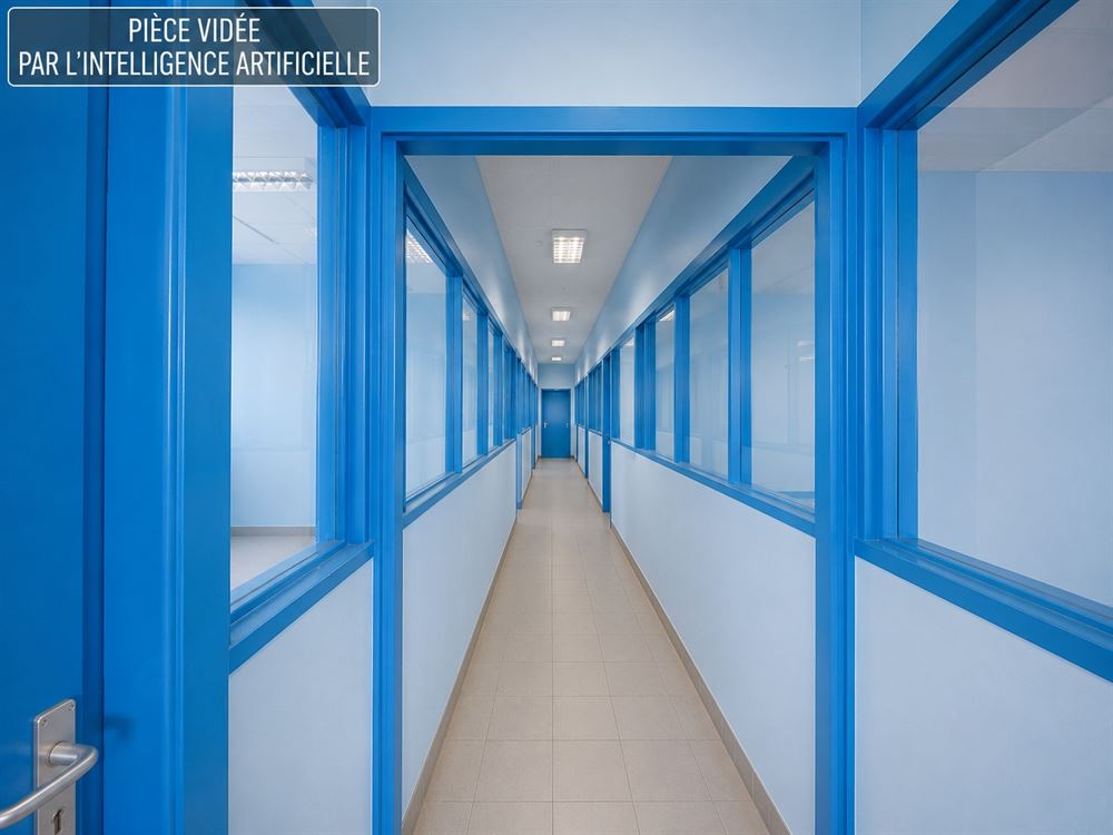 ENTREPÔT 435M² - PARKING - GARAGE- GRENIER