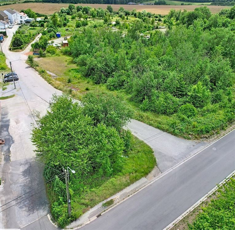 Terrain à bâtir avec projet de construction