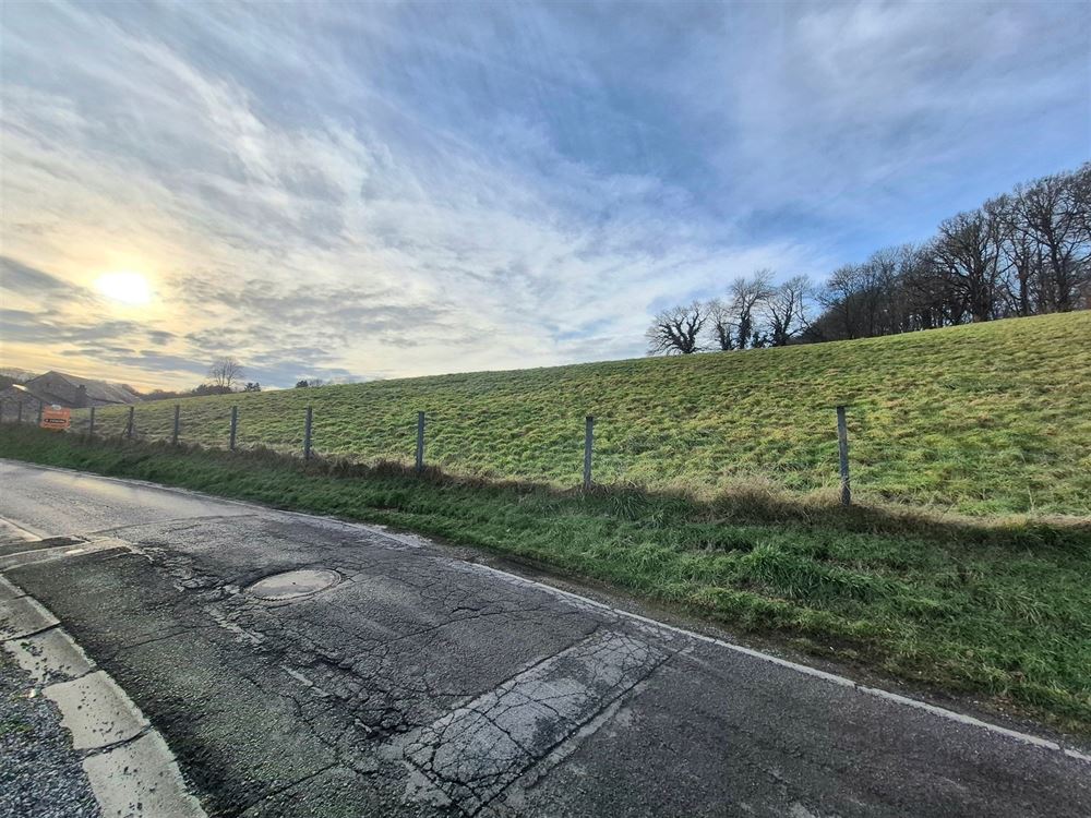 Presles – Terrain à bâtir de 15a 18ca