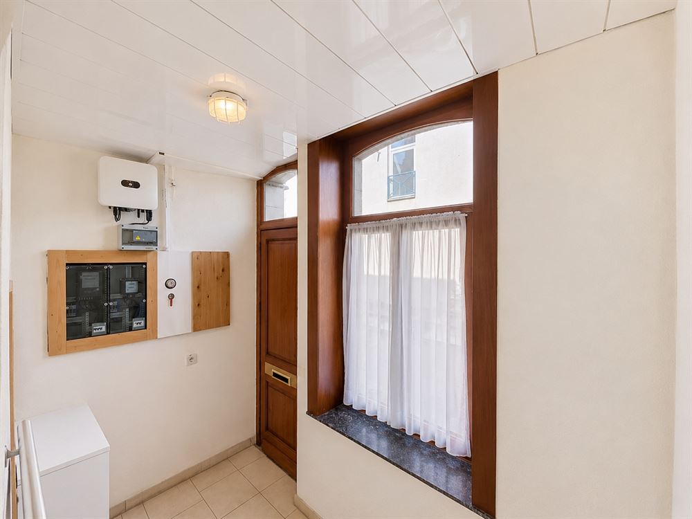 MAGNIFIQUE IMMEUBLE DE RAPPORT - COMMERCE + APPARTEMENT 162.5 M²