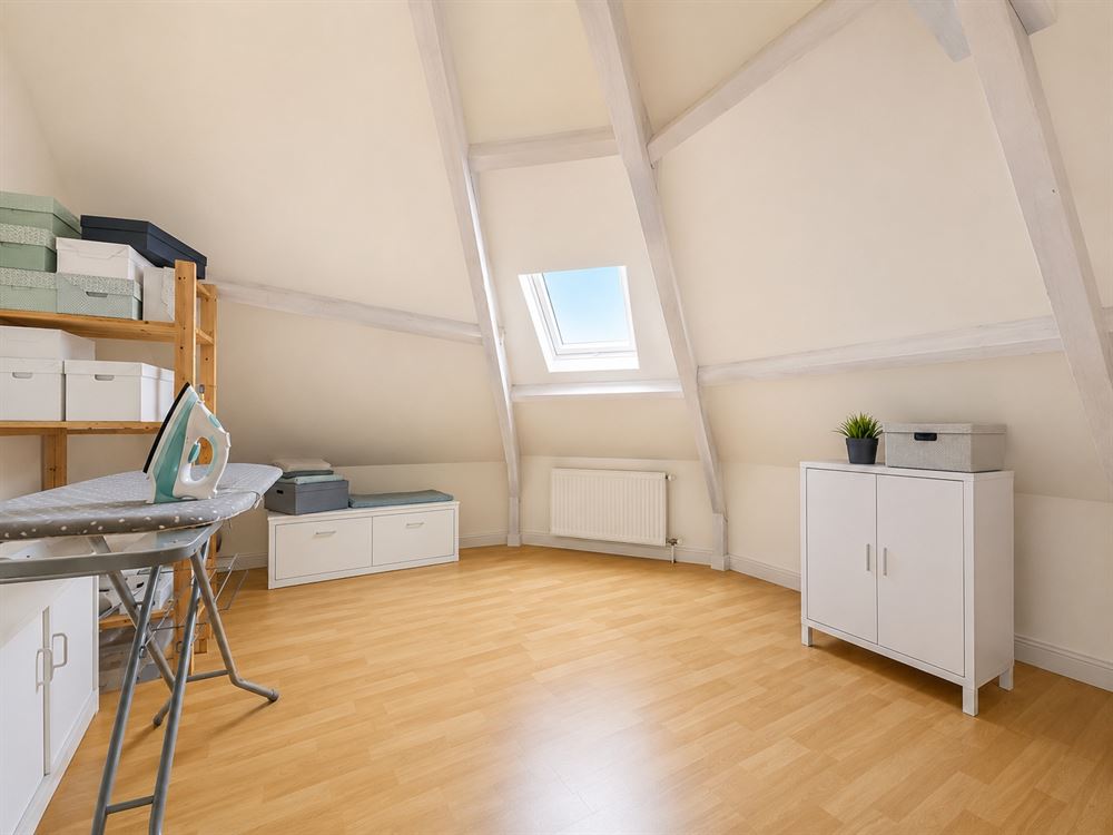 MAGNIFIQUE IMMEUBLE DE RAPPORT - COMMERCE + APPARTEMENT 162.5 M²