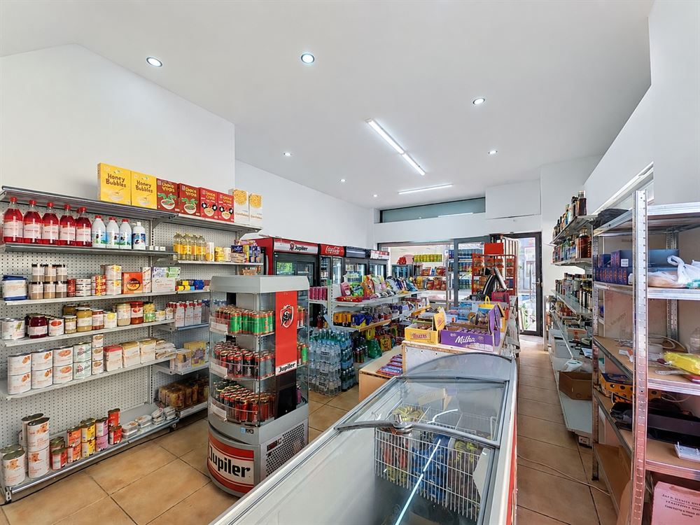 MAGNIFIQUE IMMEUBLE DE RAPPORT - COMMERCE + APPARTEMENT 162.5 M²
