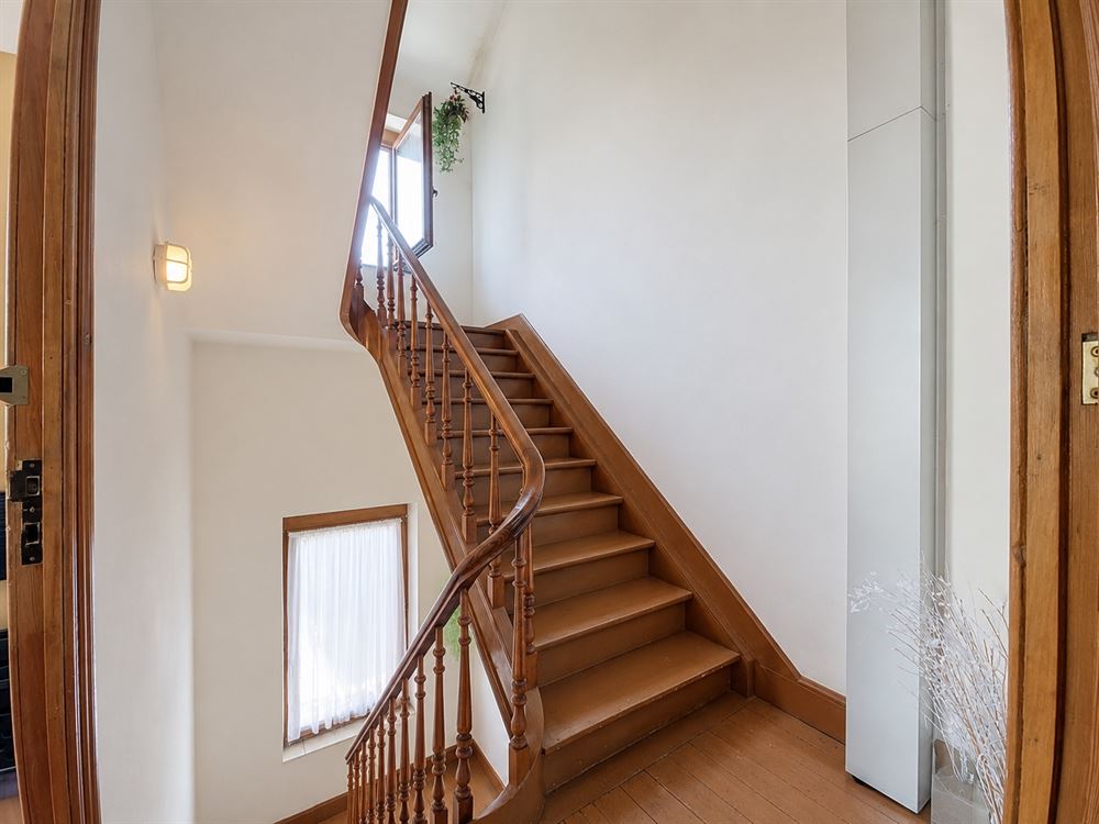 MAGNIFIQUE IMMEUBLE DE RAPPORT - COMMERCE + APPARTEMENT 162.5 M²